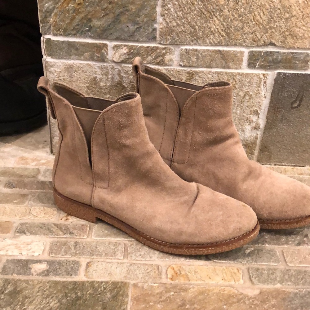 bcbgEneration suede brown booties size 7.8-8!!